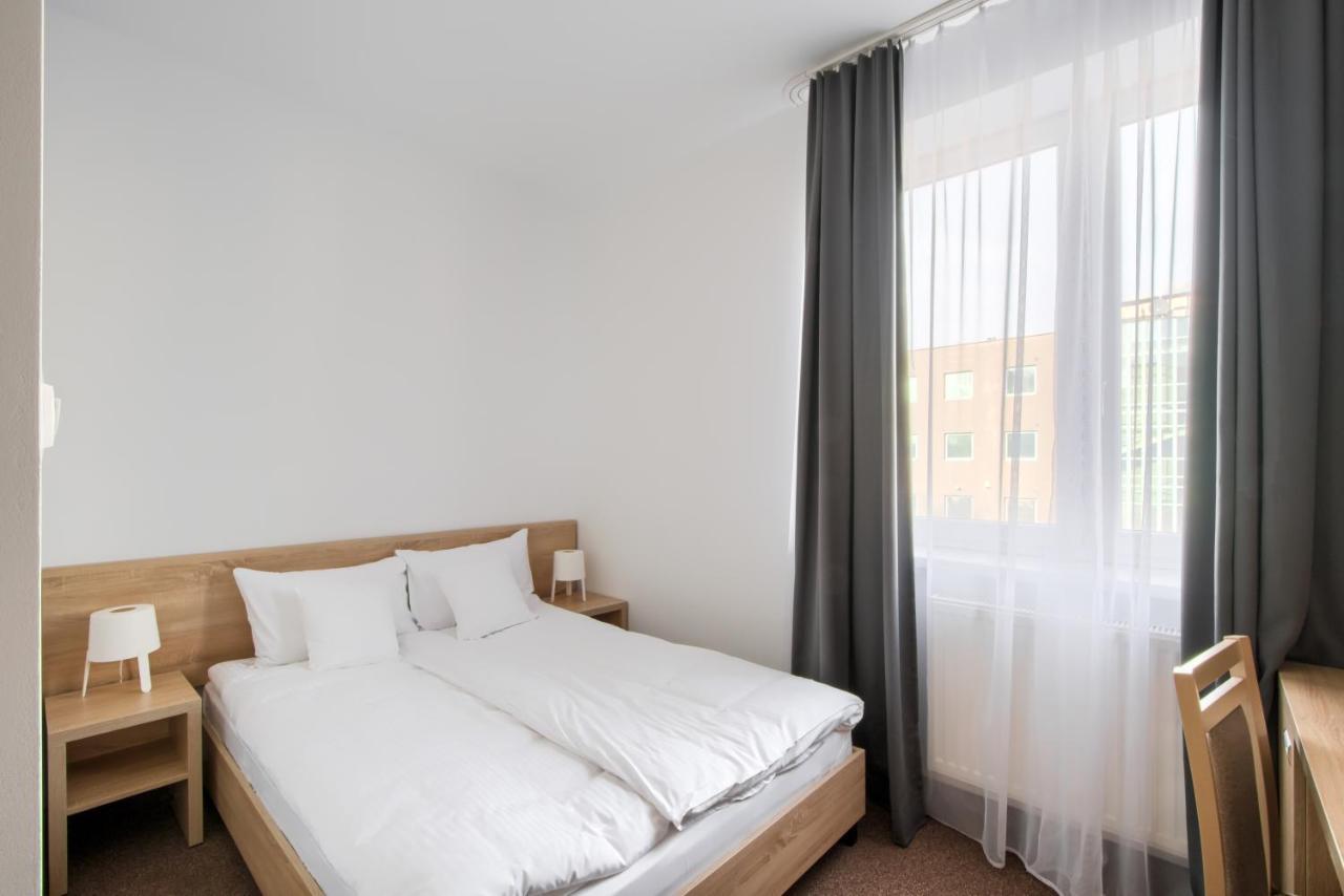 Bed and Breakfast Patra à Varsovie Extérieur photo